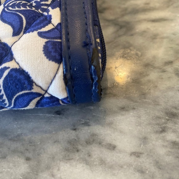 Vera Bradley Wallet Wristlet Blue Floral Zip Around Organizer - Picture 3 of 6